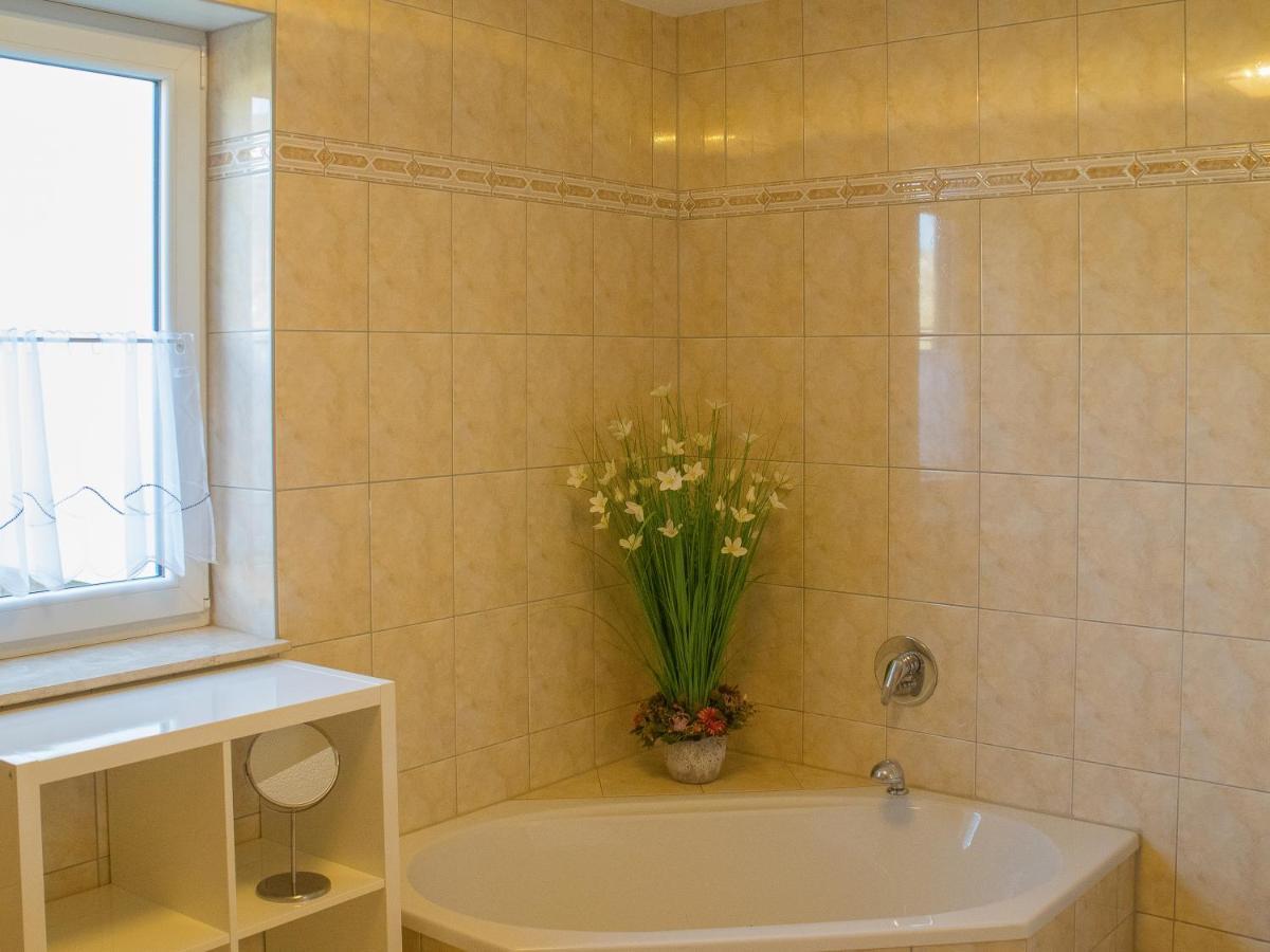 Geraeumige Ferienwohnung In Kindelbrueck Fuer Bis Zu 4 Personen - Barriefrei Exteriör bild